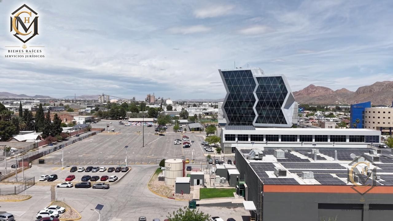Foto 1 – Terreno con construcción en Zona Tec de Monterrey (#19)