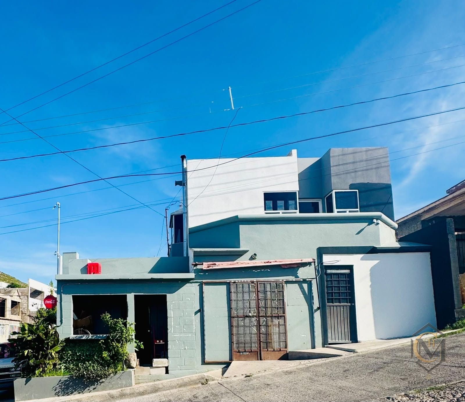 Foto 1 – Casa con 2 locales comerciales en Col. Zootecnia (#69)